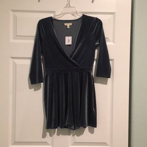 Velvet romper with sleeves